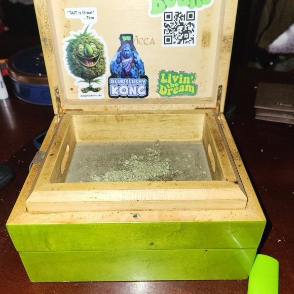 Green Wicca Box - 2 stage / compartment - Picture 3 of 3